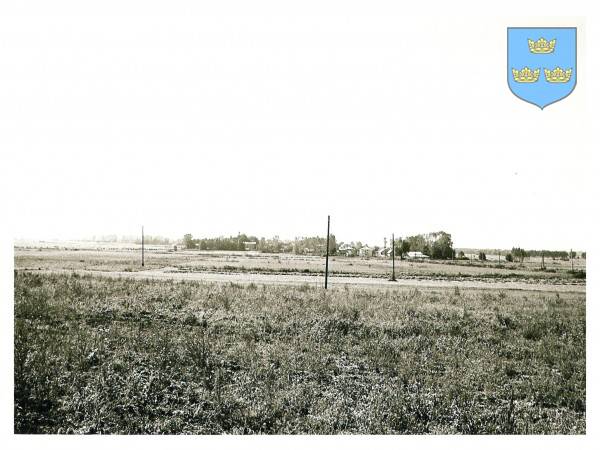 : Panorama wsi Żarnowiec od strony północno - wschodniej. Ujęcie ze skarpy w Zabrodziu